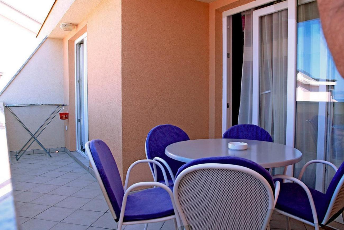 Apartments And Rooms By The Sea Tucepi, Makarska - 6058 エクステリア 写真